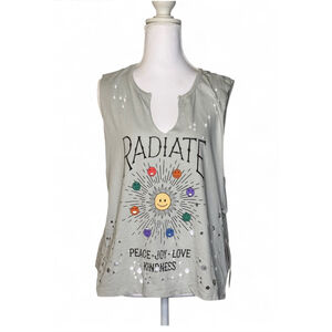 NWT Vinyl Icons Radiate Distressed Graphic Tank Top M ☀️☮️